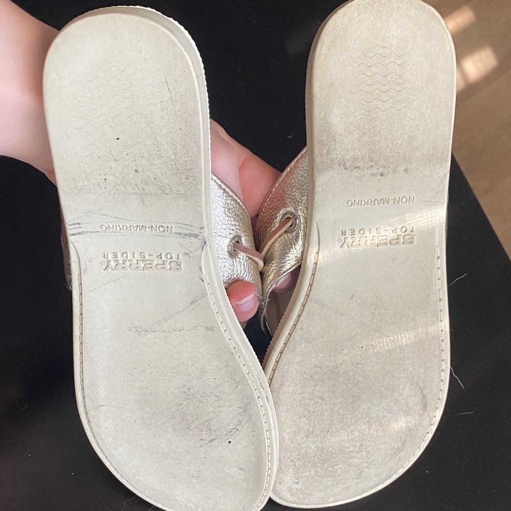 Sperry Metallic Gold Leather Thong Sandals with Brown Lace Accent - Picture 7 of 8